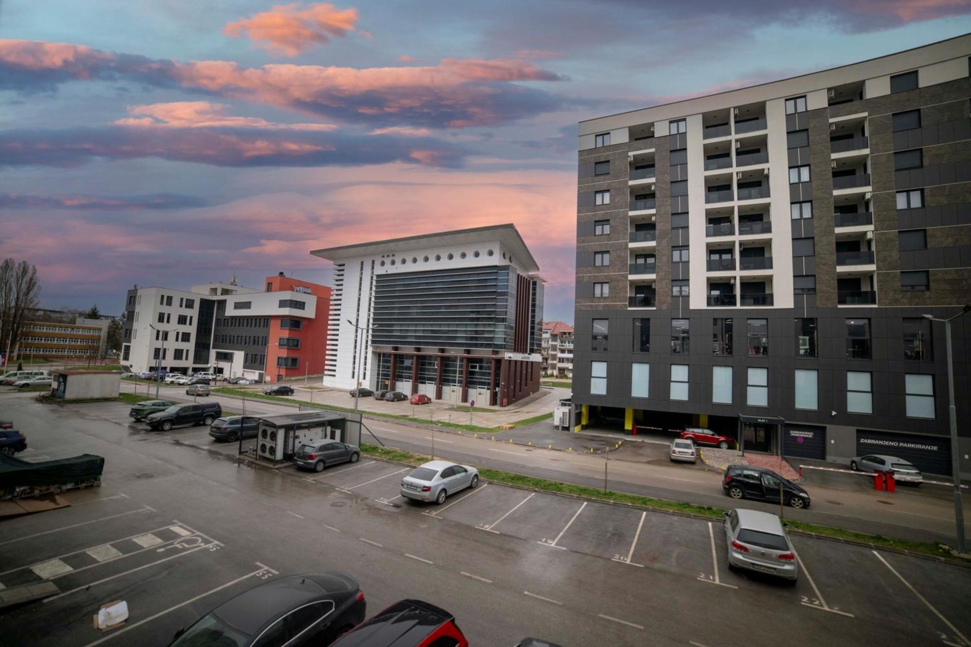 Apartment 5 Star Lukavica Екстериор снимка