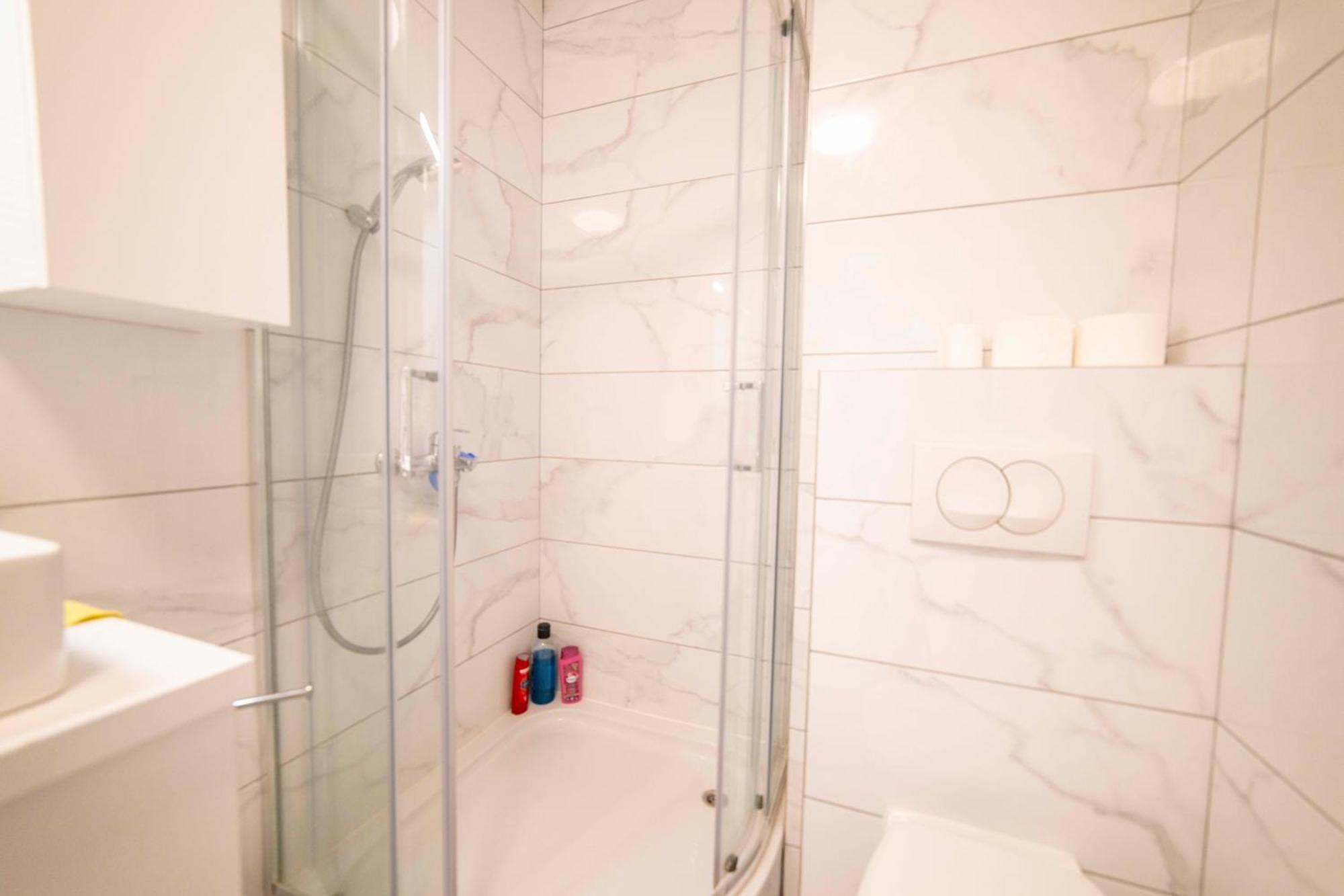 Apartment 5 Star Lukavica Екстериор снимка